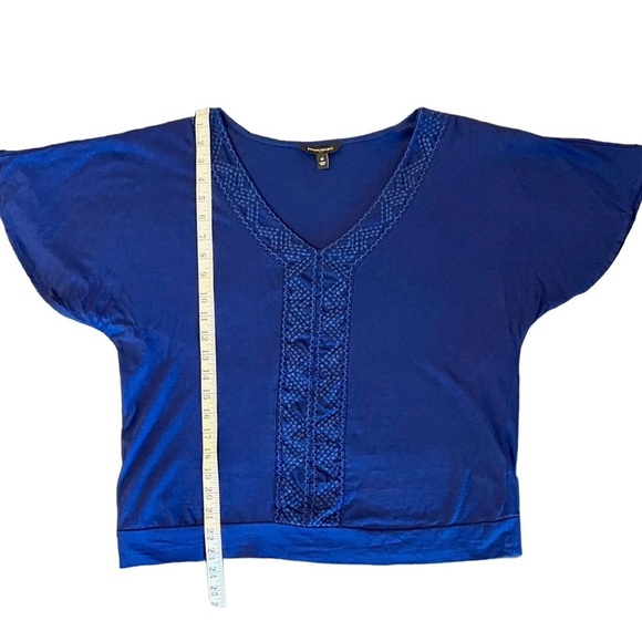 Banana Republic Royal Blue Embroidered V-Neck Blouse – Size M - Picture 6 of 8